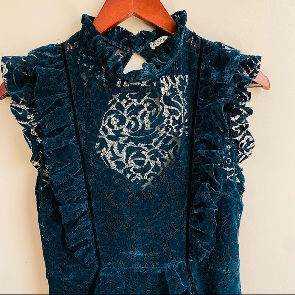 Hope & Ivy velvet lace ruffles midi dress - Picture 4 of 10